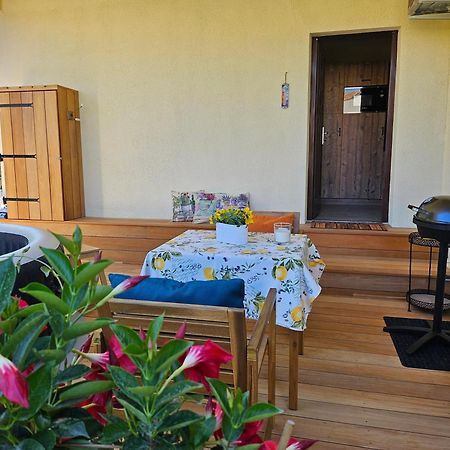 Charmant Studio Pres De La Plage Avec Jacuzzi Et Terrasse Privative Villeneuve-Loubet Exterior photo